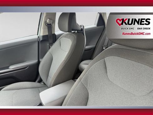 Used 2025 Kia K4 FWD image 23