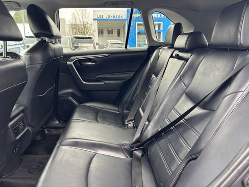 Used 2019 Toyota RAV4 XLE Premium w/ Cold Weather Package image 13