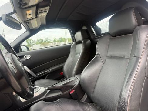 Used 2006 Nissan 350Z Touring RWD image 13