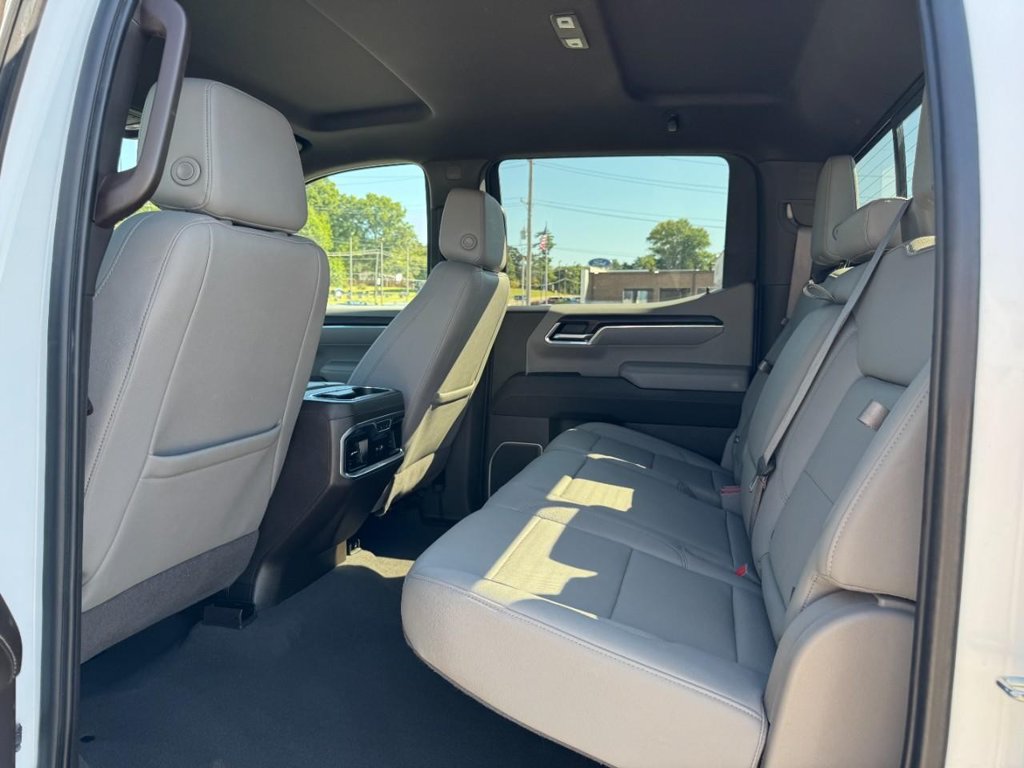 Used 2023 GMC Sierra 1500 SLT w/ SLT Premium Package AWD/4WD image 10
