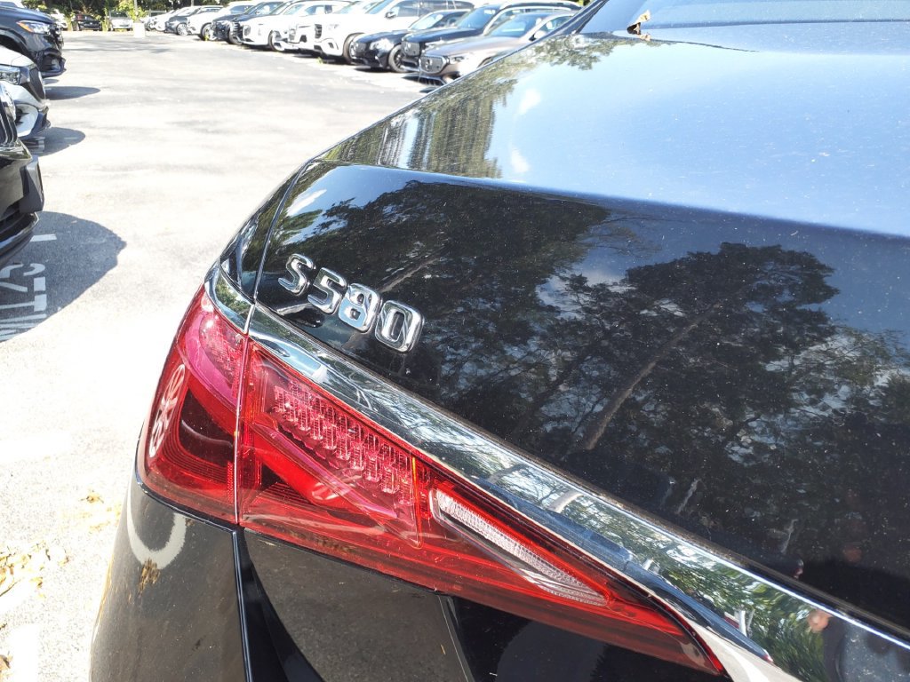 Used 2021 Mercedes-Benz S 580 4MATIC Sedan w/ Warmth & Comfort Package image 17