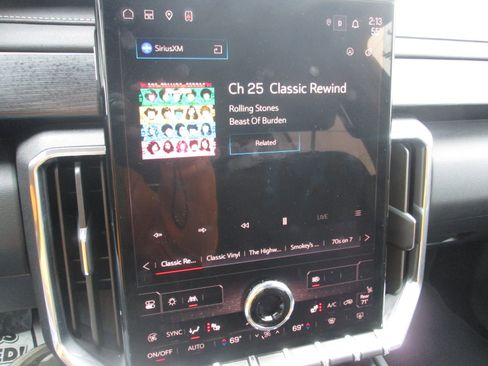 Certified 2025 GMC Acadia Elevation image 21