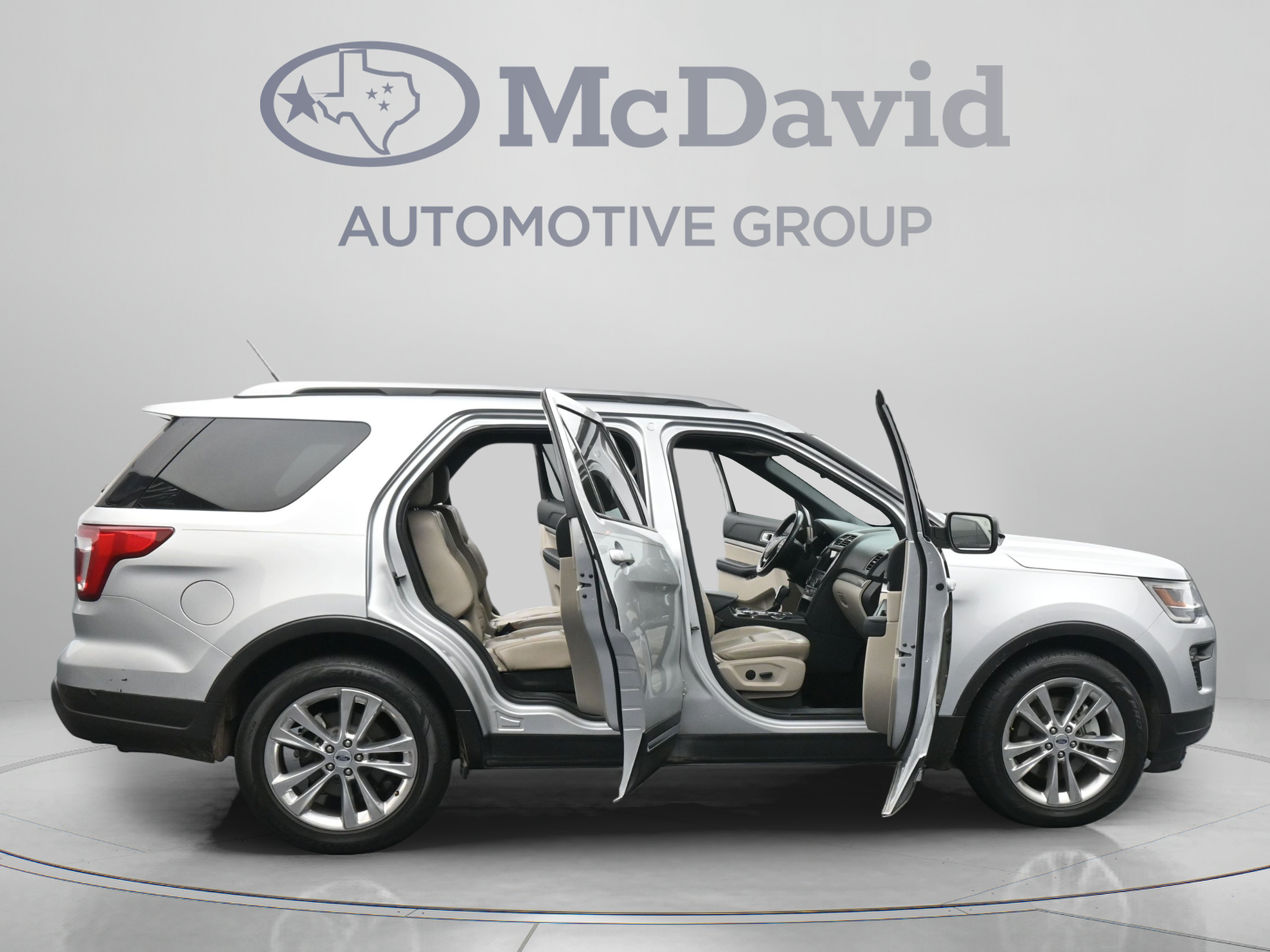 Used 2019 Ford Explorer XLT w/ Equipment Group 202A FWD image 41