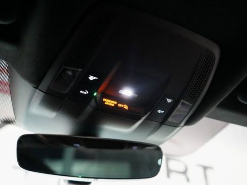 Used 2020 Porsche Taycan Turbo image 30