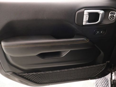 Used 2021 Jeep Wrangler Unlimited Sahara AWD/4WD image 16