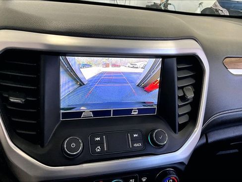 Used 2023 GMC Acadia SLE w/ Driver Convenience Package FWD image 14