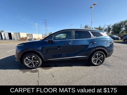Used 2024 Kia Sportage EX AWD/4WD image 2