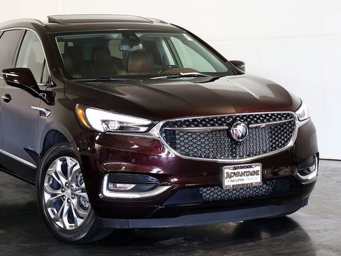 Used 2021 Buick Enclave Avenir w/ Avenir Technology Package AWD/4WD image 6