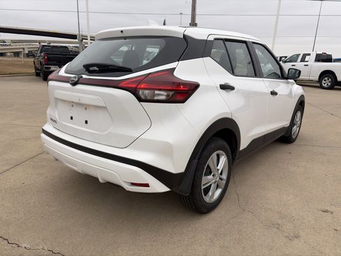 Used 2024 Nissan Kicks S image 5