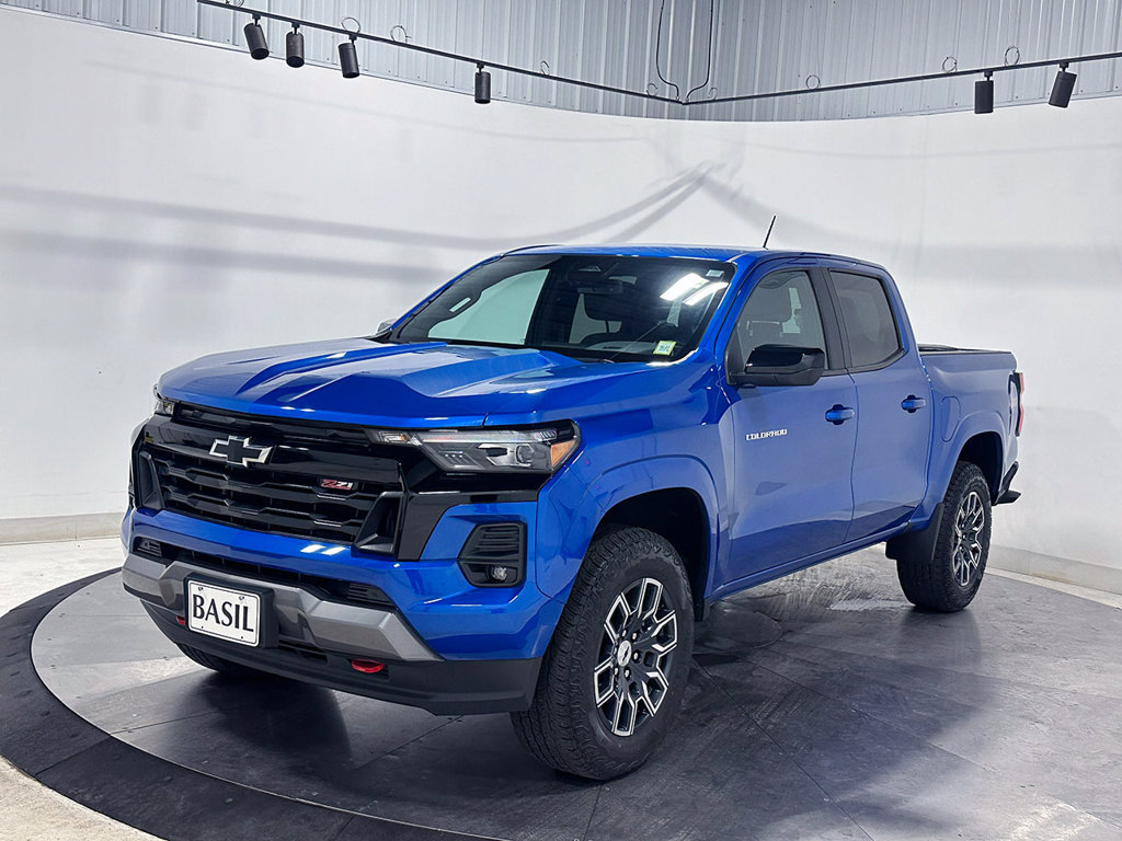 Used 2024 Chevrolet Colorado Z71 w/ Z71 Convenience Package 2 AWD/4WD image 8