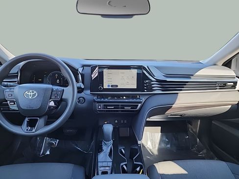 Used 2025 Toyota Camry LE image 17