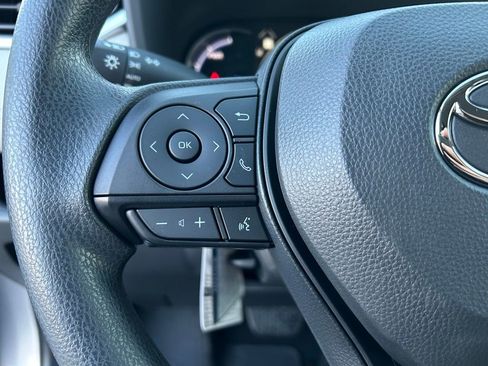 Used 2025 Toyota RAV4 XLE image 55