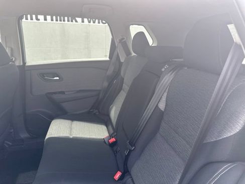 Used 2023 Nissan Rogue SV AWD/4WD image 16