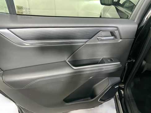 Used 2025 GMC Acadia Elevation image 25