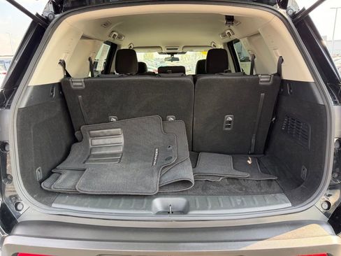 Used 2023 Nissan Pathfinder S image 43