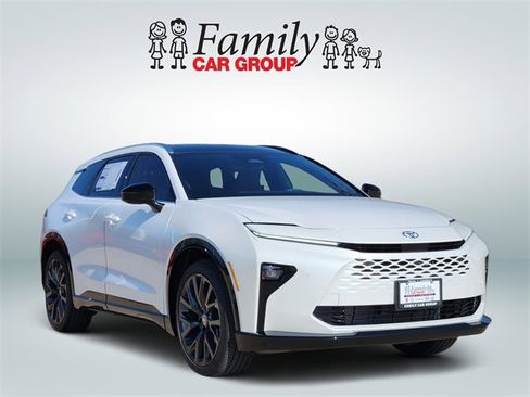 New 2025 Toyota Crown Signia Limited image 2