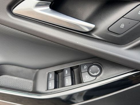 Used 2025 Chevrolet Equinox LT image 20