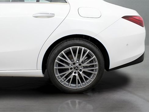 Used 2025 Mercedes-Benz CLA 250 image 4