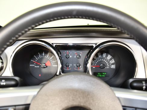 Used 2006 Ford Mustang GT RWD image 23