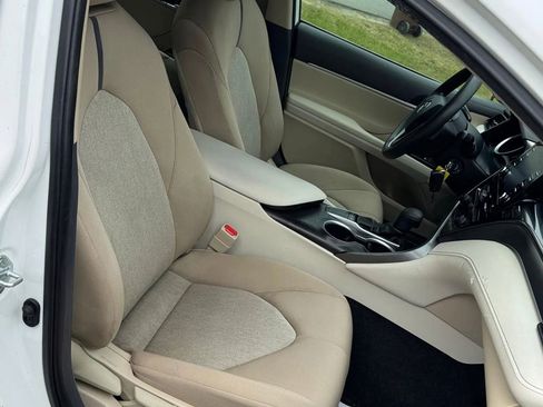 Used 2022 Toyota Camry LE FWD image 16