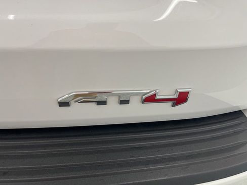 Used 2024 GMC Yukon AT4 w/ AT4 Premium Package AWD/4WD image 4
