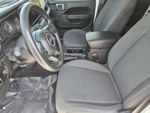 Used 2024 Jeep Gladiator Sport AWD/4WD image 13