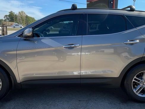 Used 2017 Hyundai Santa Fe Sport FWD image 8