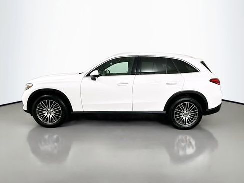 Used 2025 Mercedes-Benz GLC 300 4MATIC image 8