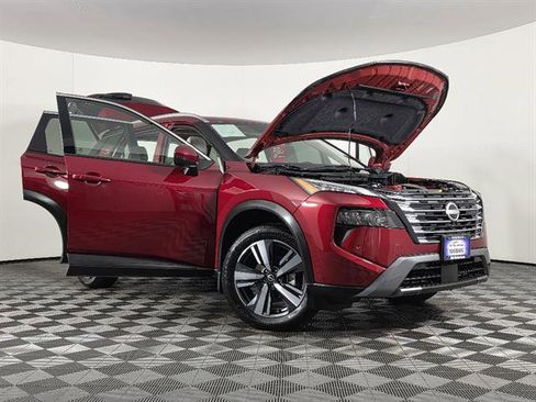 Used 2024 Nissan Rogue SL w/ SL Premium Package AWD/4WD image 44