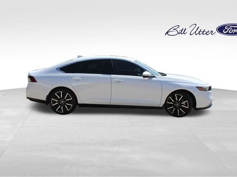 Used 2024 Honda Accord Touring image 4