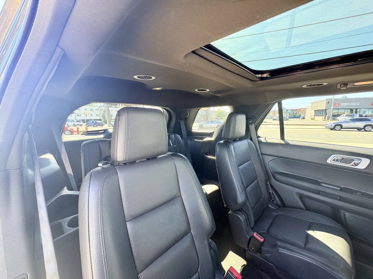 Used 2015 Ford Explorer Limited w/ Equipment Group 302A AWD/4WD image 32
