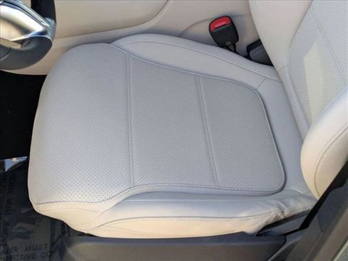 Certified 2026 Mercedes-Benz GLC 300 image 4