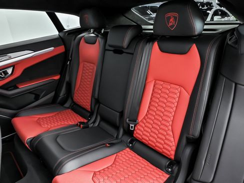 Used 2020 Lamborghini Urus image 24