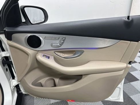 Certified 2022 Mercedes-Benz GLC 300 White image 30