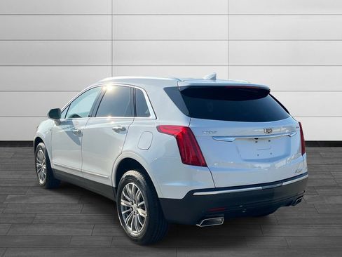 Used 2018 Cadillac XT5 Luxury w/ Driver Awareness Package FWD image 3