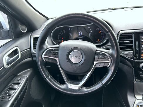 Used 2020 Jeep Grand Cherokee Altitude image 11