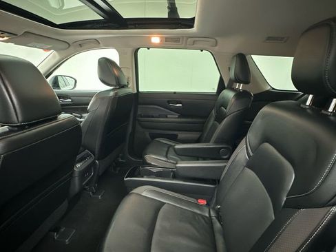Certified 2023 Nissan Pathfinder SL w/ SL Premium Package AWD/4WD image 9