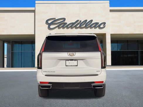 Used 2023 Cadillac Escalade ESV Premium Luxury AWD/4WD image 3