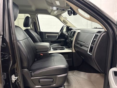 Used 2017 RAM 1500 Big Horn AWD/4WD image 3