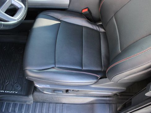 Used 2023 Ford F350 Lariat w/ Chrome Package image 8