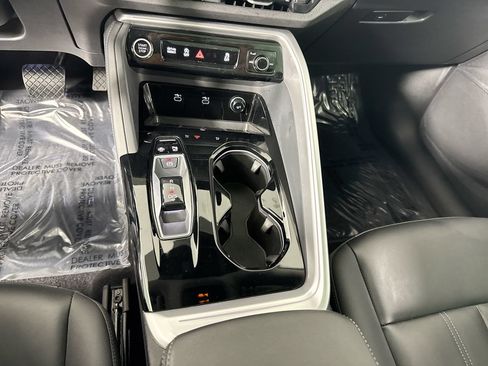 Used 2025 Audi Q5 Premium Plus w/ Premium Plus AWD/4WD image 16