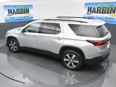 Used 2022 Chevrolet Traverse LT w/ LT Premium Package FWD image 27
