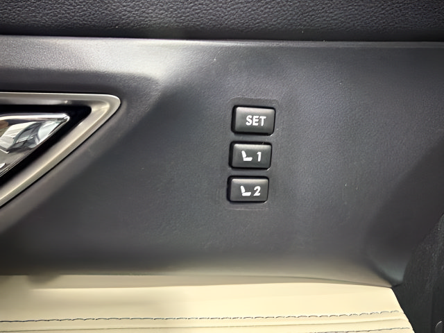 Used 2022 Subaru Ascent Limited w/ Technology Package AWD/4WD image 11