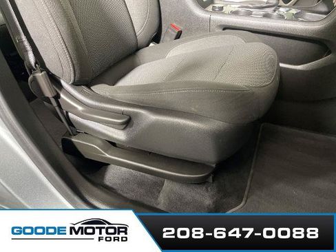 Used 2023 Chevrolet Traverse LT AWD/4WD image 25