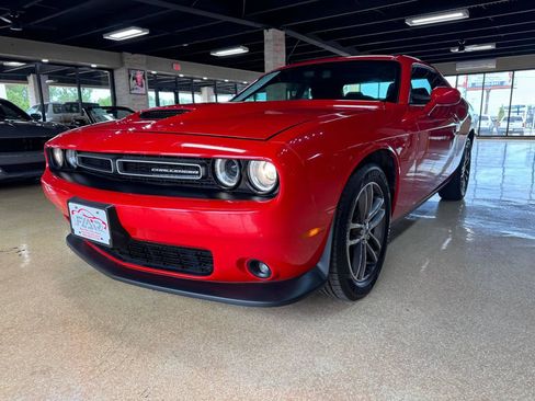 Used 2019 Dodge Challenger GT AWD/4WD image 3