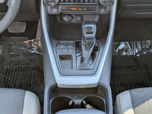 Used 2021 Toyota RAV4 XLE w/ Convenience Package image 21