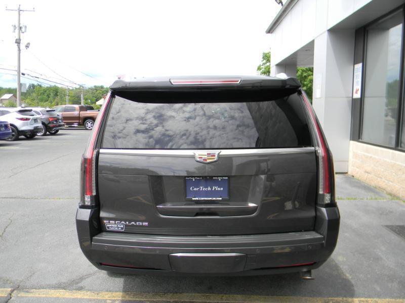 Used 2017 Cadillac Escalade Premium Luxury AWD/4WD image 7