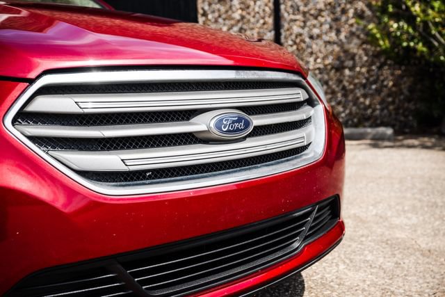 Used 2017 Ford Taurus SEL FWD image 23