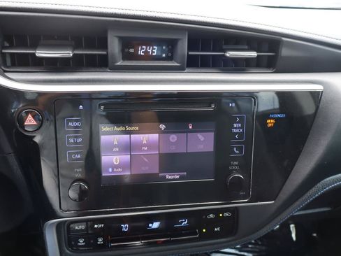Used 2019 Toyota Corolla SE FWD image 23