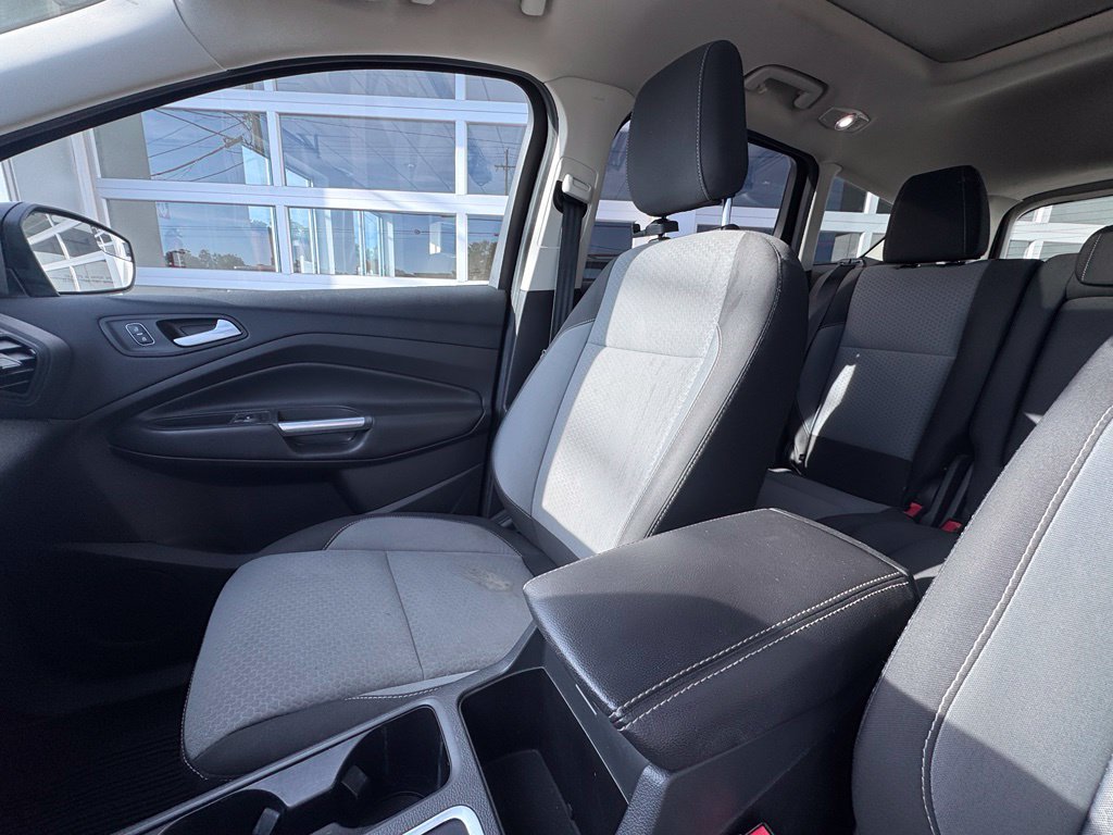 Used 2018 Ford Escape SE w/ SE Sync 3 Package AWD/4WD image 30